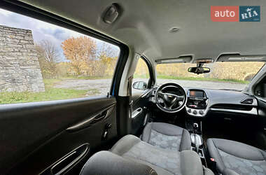 Хэтчбек Chevrolet Spark 2016 в 