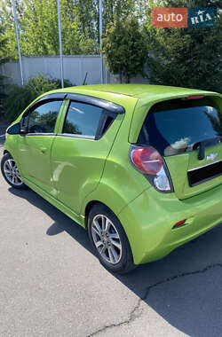 Хэтчбек Chevrolet Spark 2014 в 