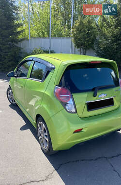 Хэтчбек Chevrolet Spark 2014 в 
