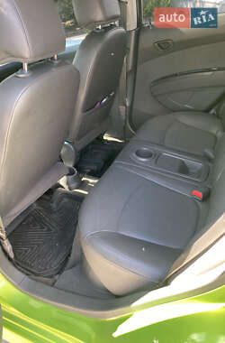 Хэтчбек Chevrolet Spark 2014 в 