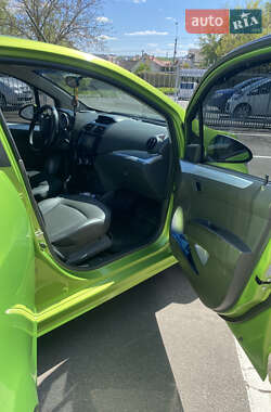 Хэтчбек Chevrolet Spark 2014 в 