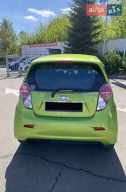 Хэтчбек Chevrolet Spark 2014 в 