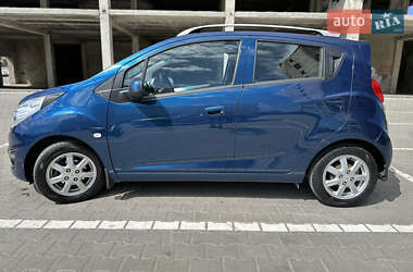 Хэтчбек Chevrolet Spark 2021 в 