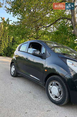 Хетчбек Chevrolet Spark 2011 в 