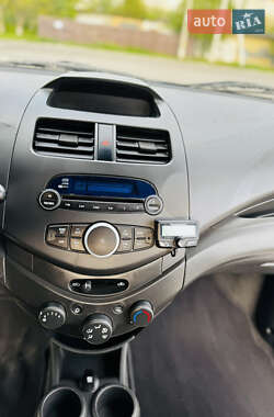 Хетчбек Chevrolet Spark 2012 в 