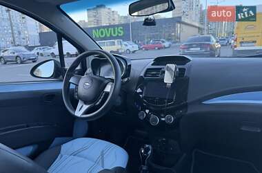 Хэтчбек Chevrolet Spark 2016 в 