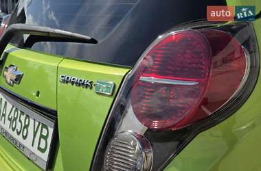 Хетчбек Chevrolet Spark 2015 в 