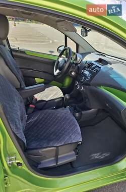 Хэтчбек Chevrolet Spark 2015 в 