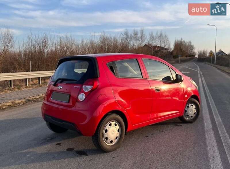Хетчбек Chevrolet Spark 2013 в Одесі