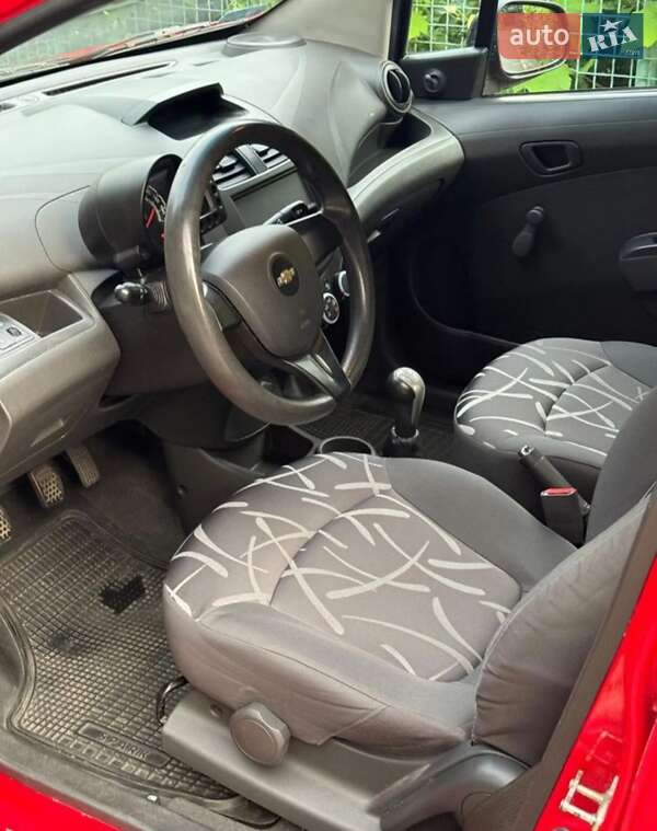 Хетчбек Chevrolet Spark 2013 в Одесі