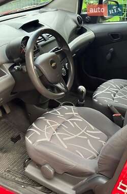 Хэтчбек Chevrolet Spark 2013 в 