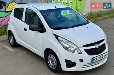 Хэтчбек Chevrolet Spark 2011 в 