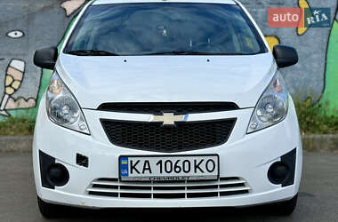 Хэтчбек Chevrolet Spark 2011 в 
