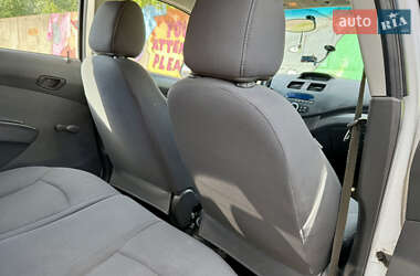 Хэтчбек Chevrolet Spark 2011 в 