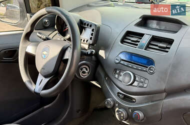 Хэтчбек Chevrolet Spark 2011 в 