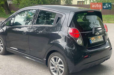 Хэтчбек Chevrolet Spark 2014 в 