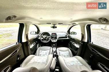 Хэтчбек Chevrolet Spark 2016 в 