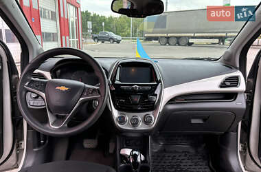 Хэтчбек Chevrolet Spark 2016 в 