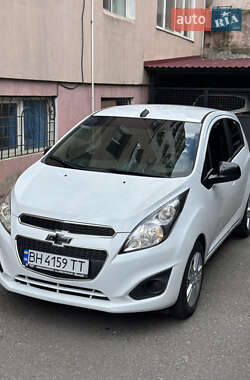 Хэтчбек Chevrolet Spark 2012 в 
