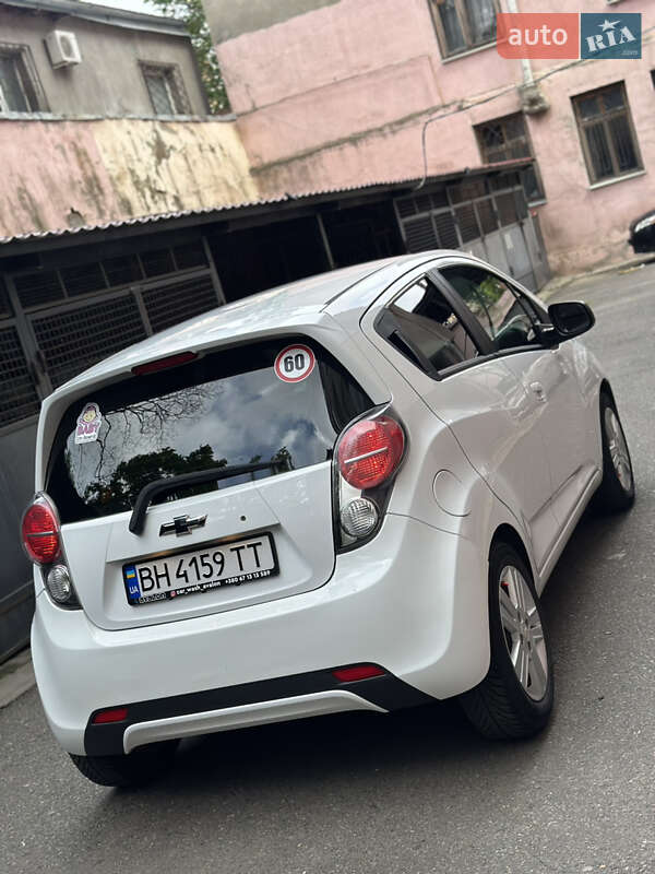 Хэтчбек Chevrolet Spark 2012 в Одессе