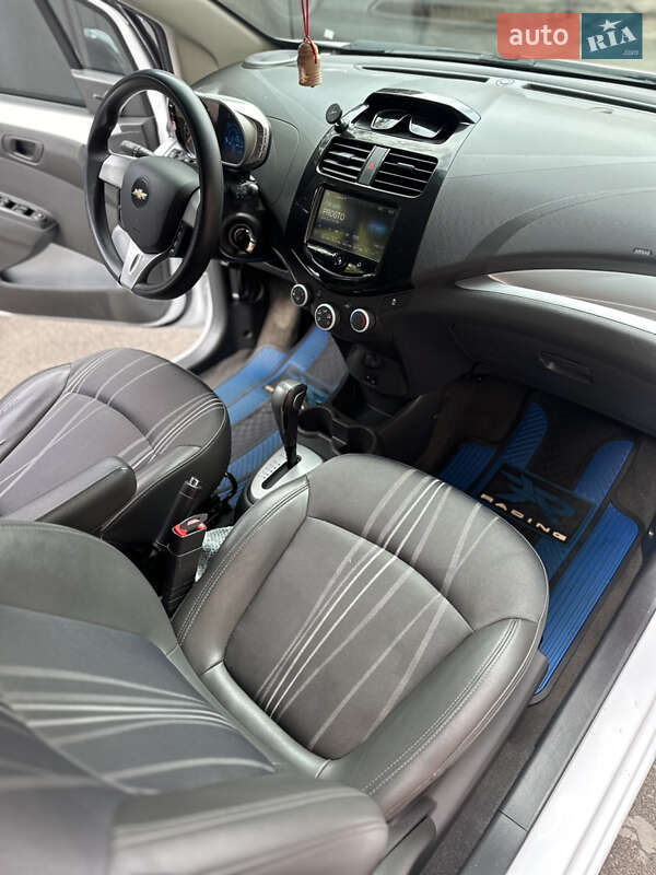 Хэтчбек Chevrolet Spark 2012 в Одессе