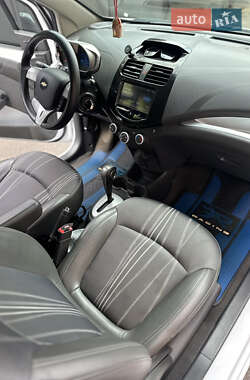 Хэтчбек Chevrolet Spark 2012 в 