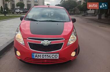 Хэтчбек Chevrolet Spark 2010 в 