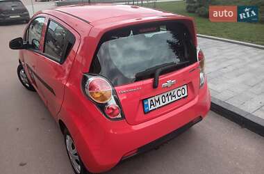 Хэтчбек Chevrolet Spark 2010 в 