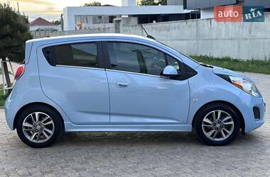 Хэтчбек Chevrolet Spark 2015 в 