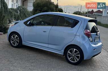 Хэтчбек Chevrolet Spark 2015 в 
