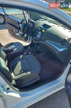 Хэтчбек Chevrolet Spark 2016 в 