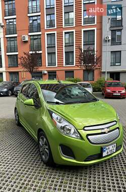 Хетчбек Chevrolet Spark 2015 в Львові