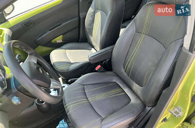 Хэтчбек Chevrolet Spark 2013 в 