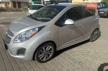 Хэтчбек Chevrolet Spark 2015 в 