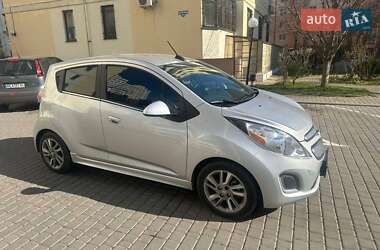 Хэтчбек Chevrolet Spark 2015 в 