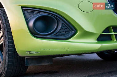Хэтчбек Chevrolet Spark 2012 в 