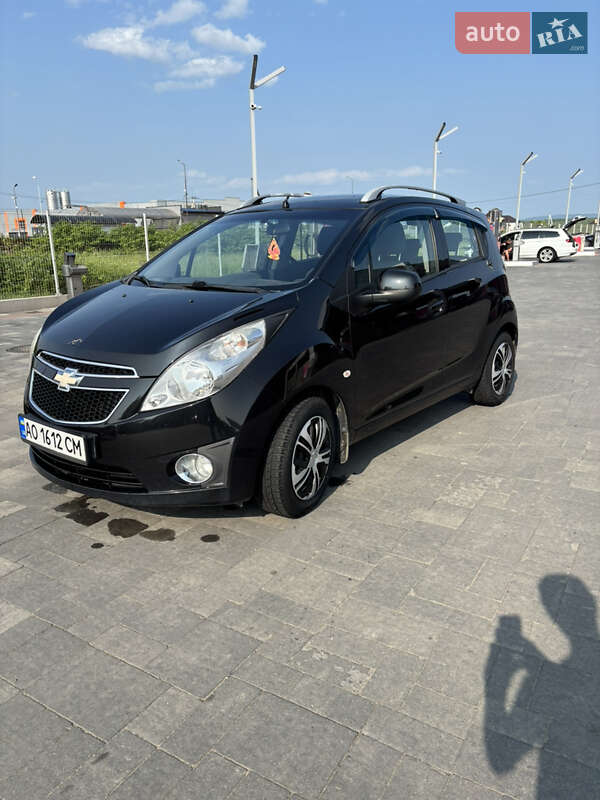 Хетчбек Chevrolet Spark 2012 в Хусті