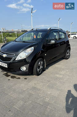 Хэтчбек Chevrolet Spark 2012 в 