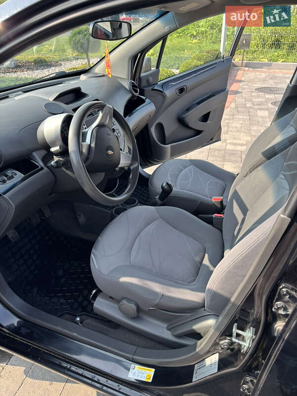 Хетчбек Chevrolet Spark 2012 в Хусті