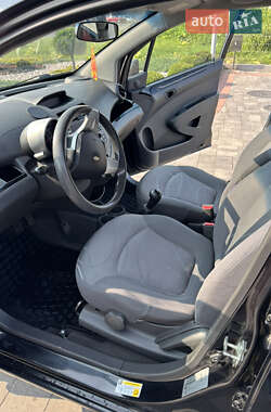 Хэтчбек Chevrolet Spark 2012 в 