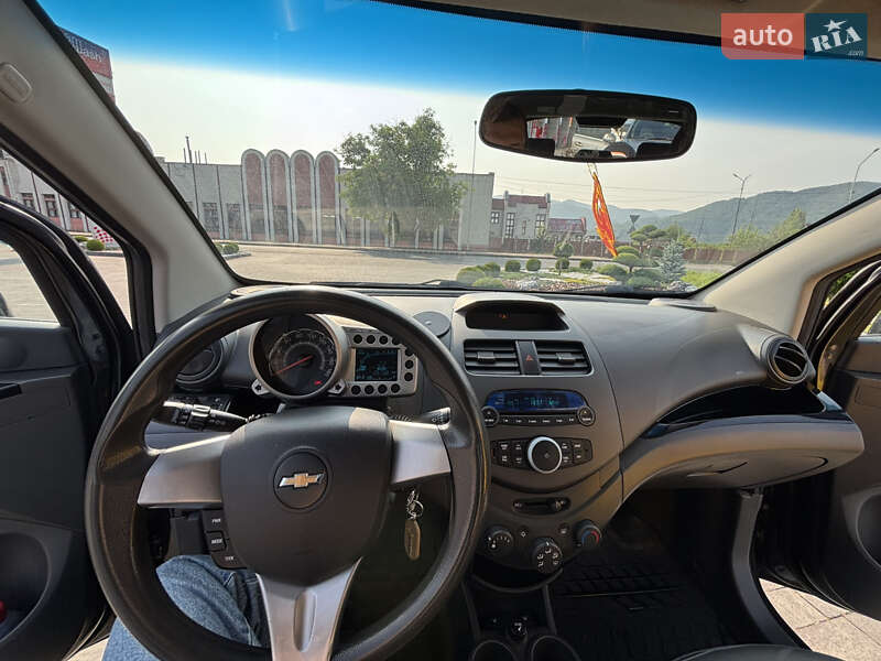 Хетчбек Chevrolet Spark 2012 в Хусті