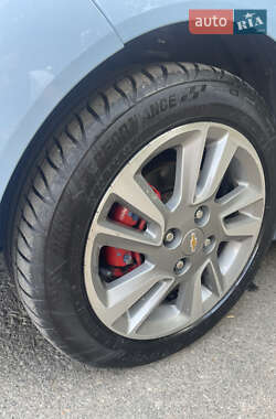 Хэтчбек Chevrolet Spark 2013 в 