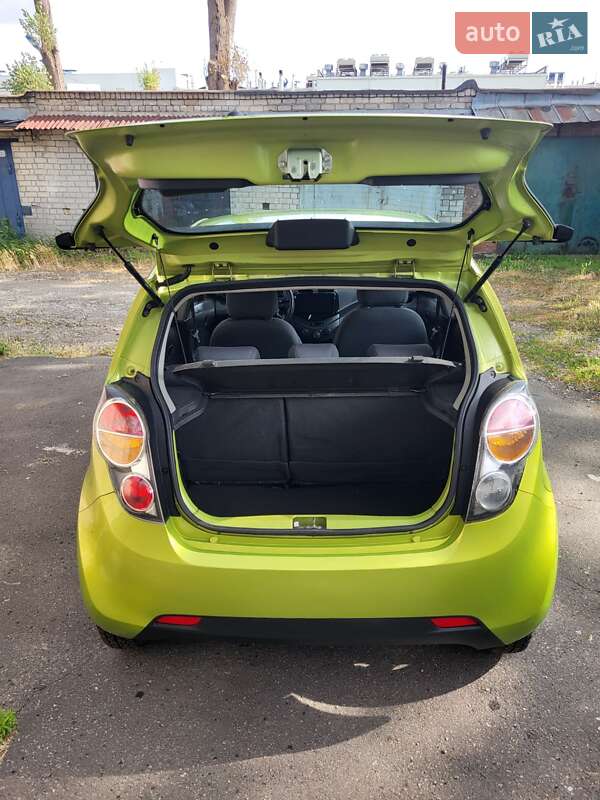 Хэтчбек Chevrolet Spark 2011 в Днепре