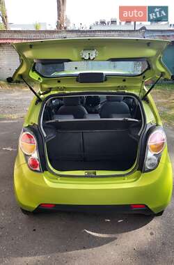 Хэтчбек Chevrolet Spark 2011 в 