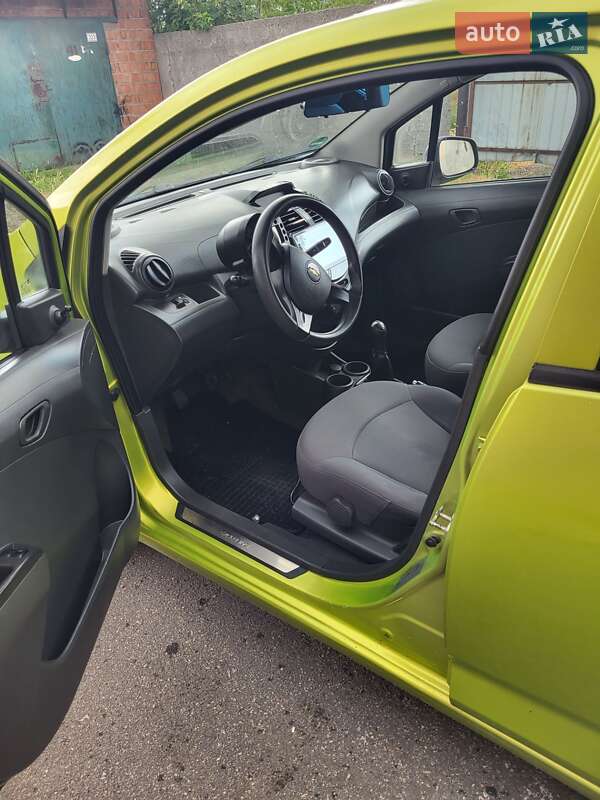 Хэтчбек Chevrolet Spark 2011 в Днепре