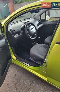 Хэтчбек Chevrolet Spark 2011 в 