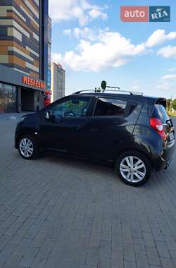 Хэтчбек Chevrolet Spark 2012 в 