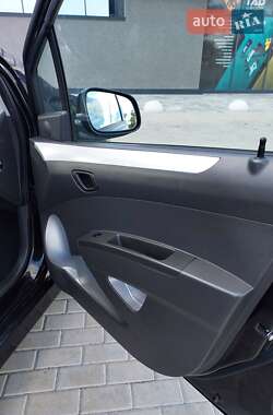 Хэтчбек Chevrolet Spark 2012 в 