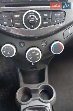 Хэтчбек Chevrolet Spark 2012 в 