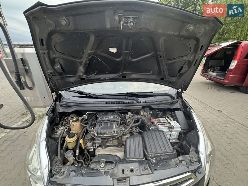 Хэтчбек Chevrolet Spark 2011 в Черновцах